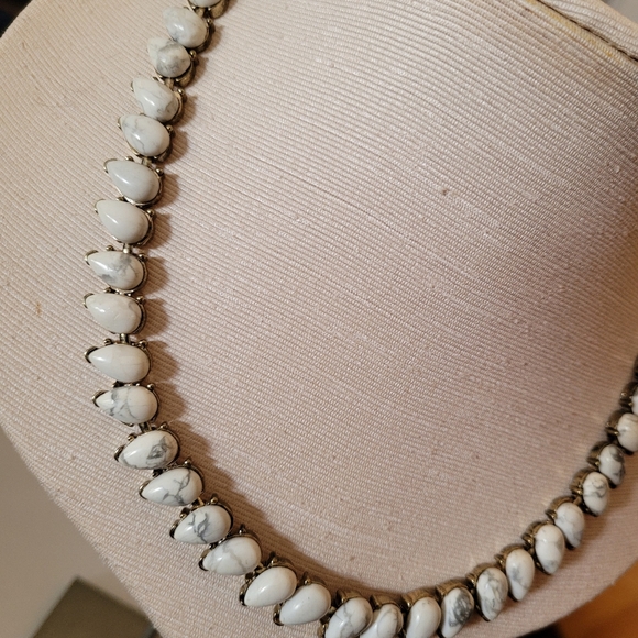 Evening White Necklace - Picture 5 of 5